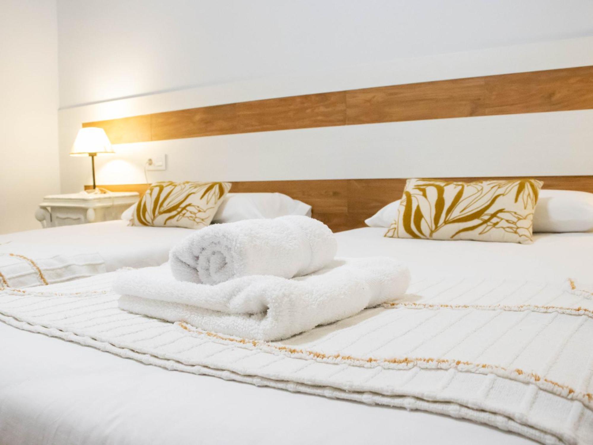 Apartamentos Turisticos Cullar Vega Exteriör bild